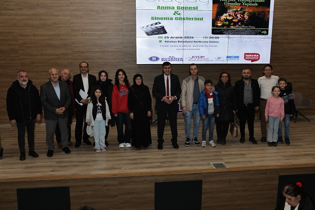 KÜTAHYA'DA 'AHMET ULUÇAY'I ANMA GECESİ' DUYGUSAL ANLARA SAHNE OLDU