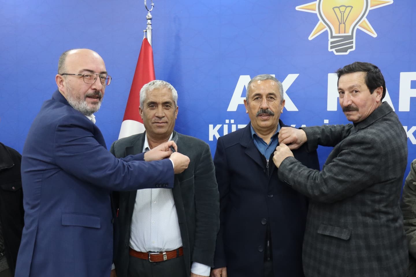 KÜTAHYA'DA AK PARTİ'YE 60 YENİ ÜYE