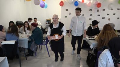 KÜTAHYA'DA, DÜNYA ENGELLİLER GÜNÜ KAPSAMINDA FARKINDALIK OLUŞTURMAK AMACIYLA ENGELLİ BİREYLERİN