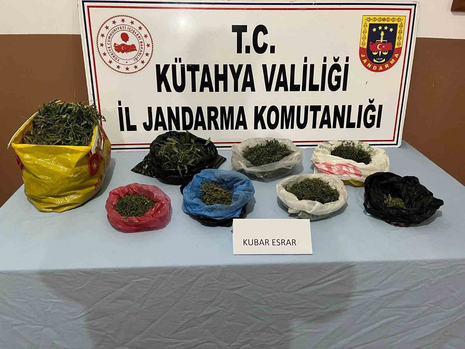 KÜTAHYA'DA JANDARMADAN UYUŞTURUCU OPERASYONU