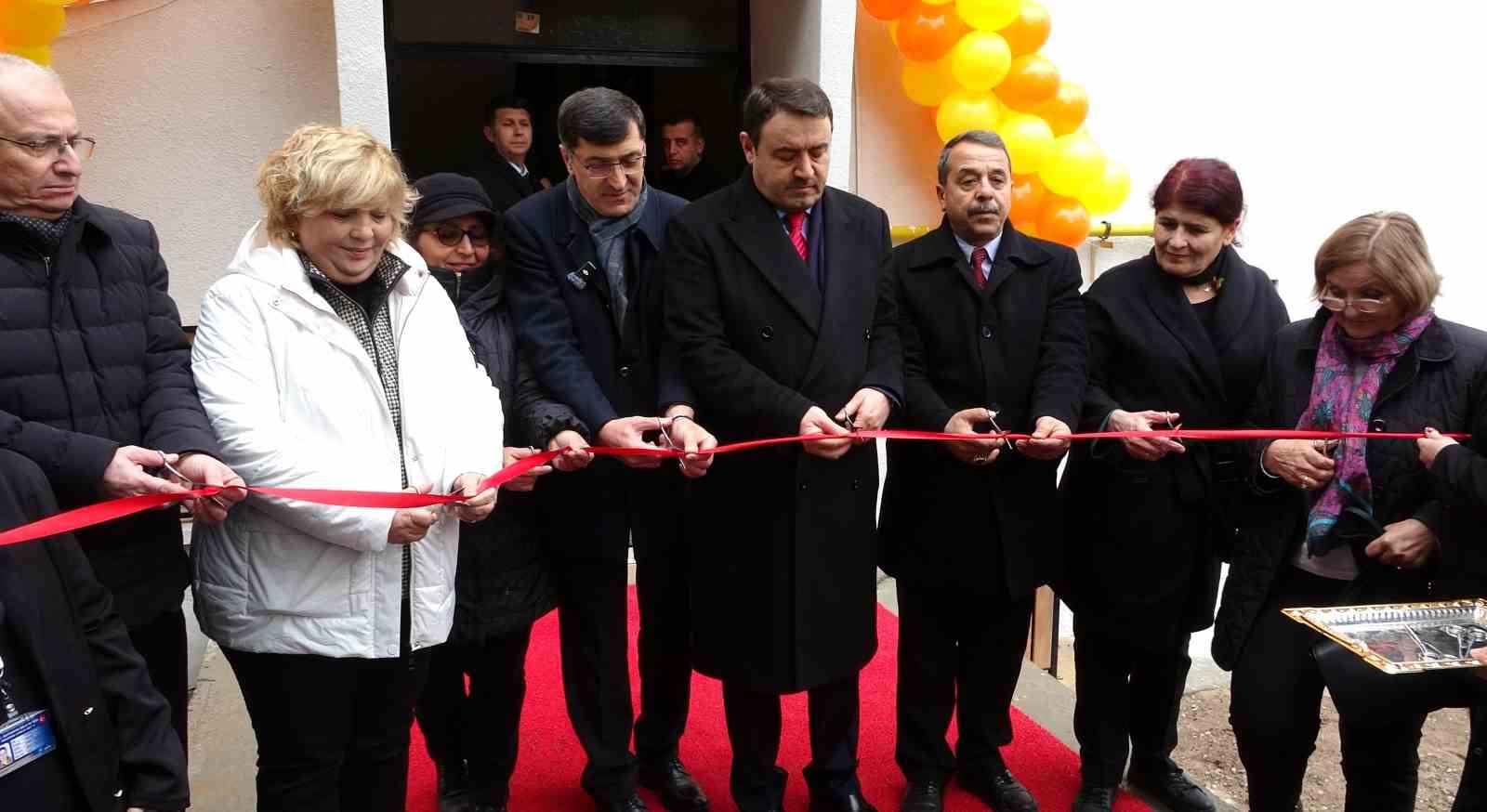 KÜTAHYA'DA KADIN YAŞAM MERKEZİ HİZMETE SUNULDU