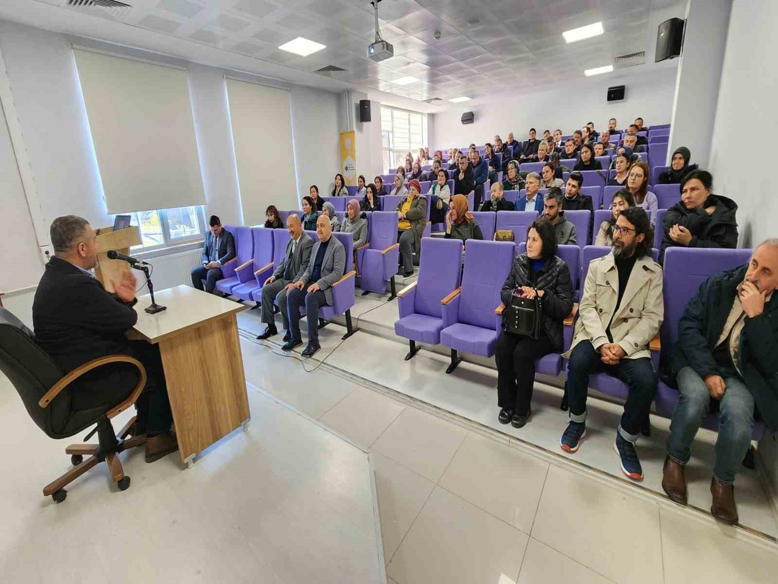 KÜTAHYA’DA, "KÜRESEL KÜLTÜR MAKİNASI" BAŞLIKLI SÖYLEŞİ