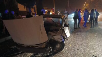 KÜTAHYA'NIN TAVŞANLI İLÇESİNDE OTOMOBİL İLE KAMYONUN ÇARPIŞMASI SONUCU  TRAFİK