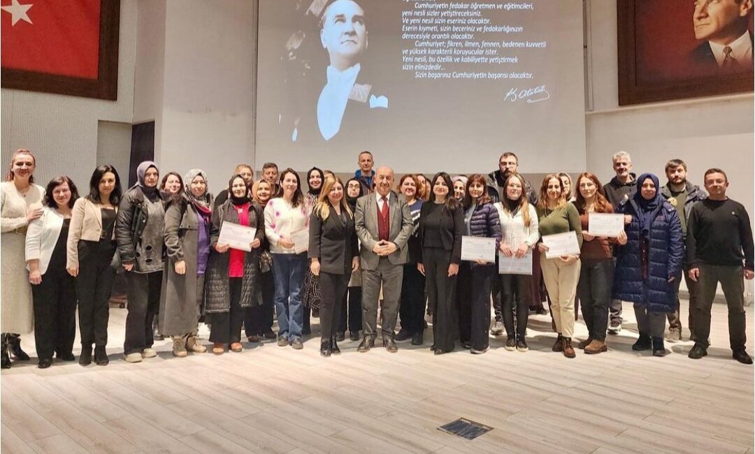 KÜTAHYA'DA SAĞLIK EĞİTİMİ PROGRAMI GERÇEKLEŞTİRİLDİ