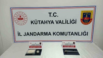 Kütahya’da jandarma tarafından düzenlenen operasyonda 65 gram metamfetamin ele geçirildi.