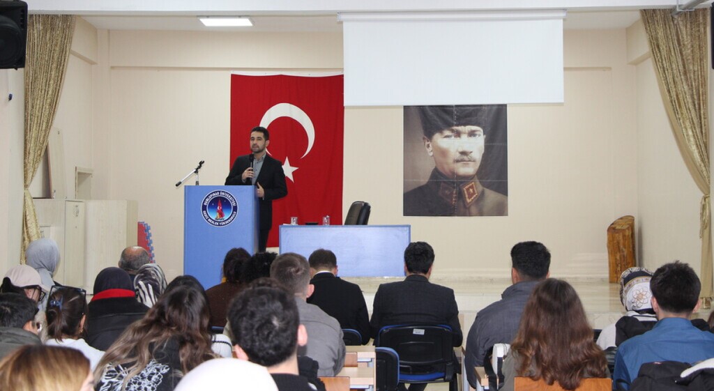 Kütahya’da “Yeni medyada ifade özgürlüğü” konulu konferans