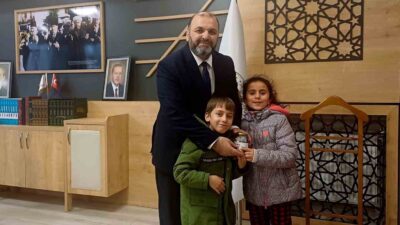 MİNİK YÜREKLERDEN FİLİSTİN’E BÜYÜK DESTEK