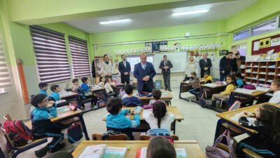 MÜDÜR BAŞYİĞİT: "GÜNLÜK HAYATINIZDA EN AZ 20 DAKİKA KİTAP OKUMAYA