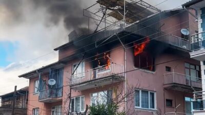 SİMAV’DA EV YANGINI KORKUTTU