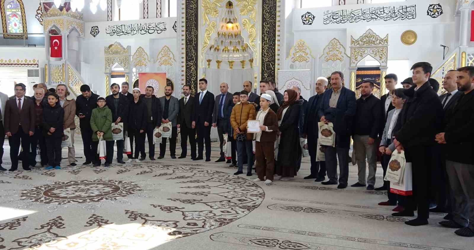 Tavşanlı’da ezanı en güzel okuyanlar ödüllendirildi