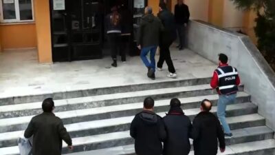 KÜTAHYA’DA ÇALDIKLARI ARAÇLARI “CHANGE” YAPARAK SATAN 4 KİŞİ TUTUKLANDI