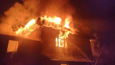 KÜTAHYA'NIN DOMANİÇ İLÇESİNDE EV YANGINI