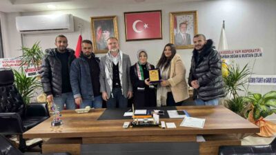 FİLİSTİNLİ ÖĞRENCİLERDEN ERENLER'E TEBRİK ZİYARETİ