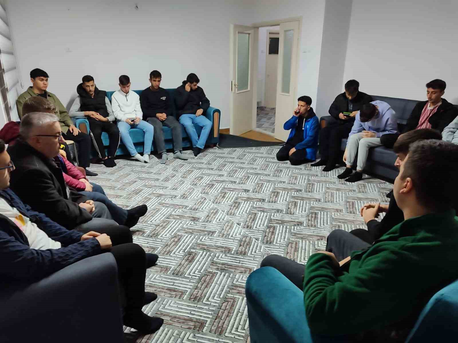 GEDİZ KYK YURTLARINDA KALAN ÖĞRENCİLERE MORAL ETKİNLİĞİ