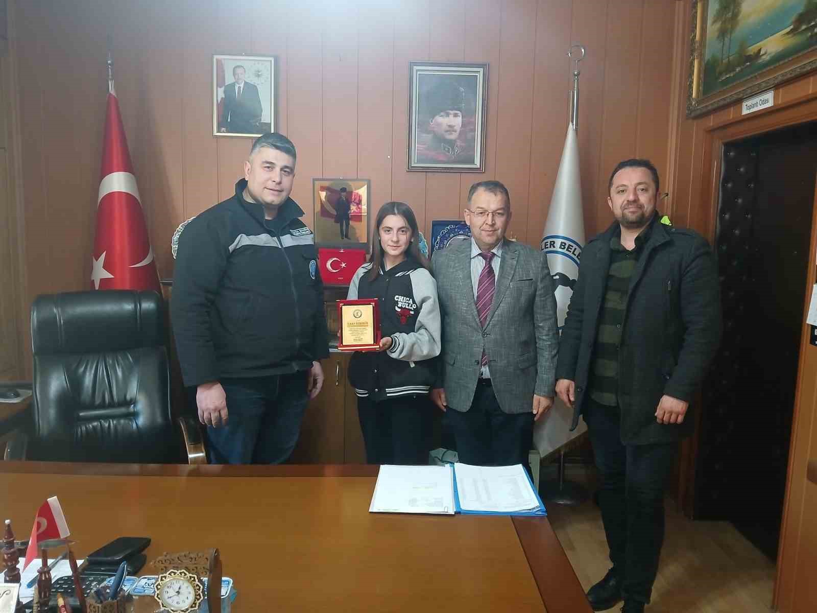 GEDİZLİ ÖĞRENCİ KÜTAHYA’YI TEMSİL EDECEK