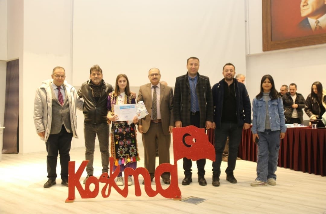 GEDİZLİ ÖĞRENCİLERDEN İSTİKLAL MARŞI YARIŞMASINDA BÜYÜK BAŞARI