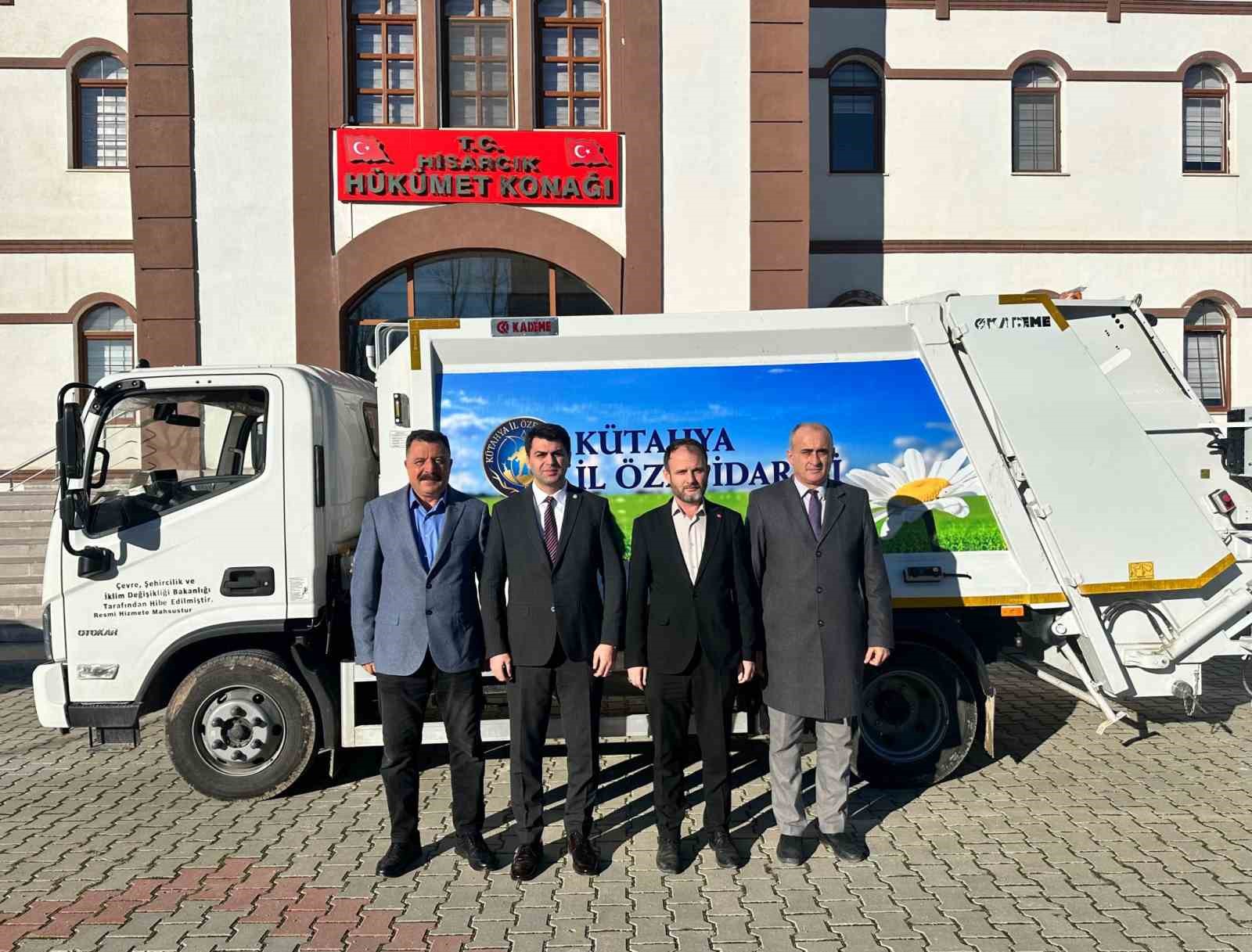 HİSARCIK İLÇE ÖZEL İDARESİNE HİBE YENİ ÇÖP TOPLAMA KAMYONU VE