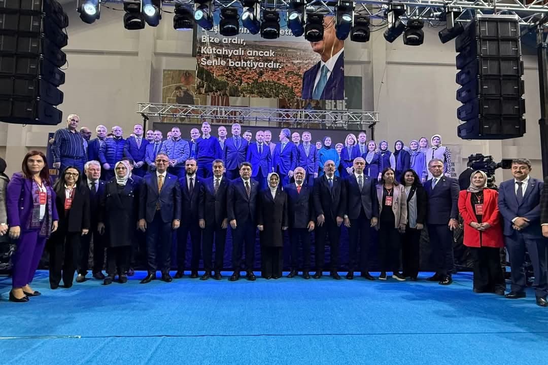 KÜTAHYA AK PARTİDE YENİ İL BAŞKANI CEYDA ÇETİN ERENLER