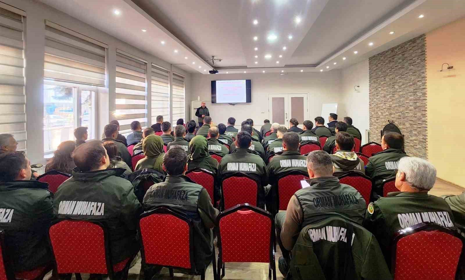 KÜTAHYA OBM’DE 249 PERSONELE ORMAN ZARARLILARIYLA MÜCADELE EĞİTİMİ VERİLDİ