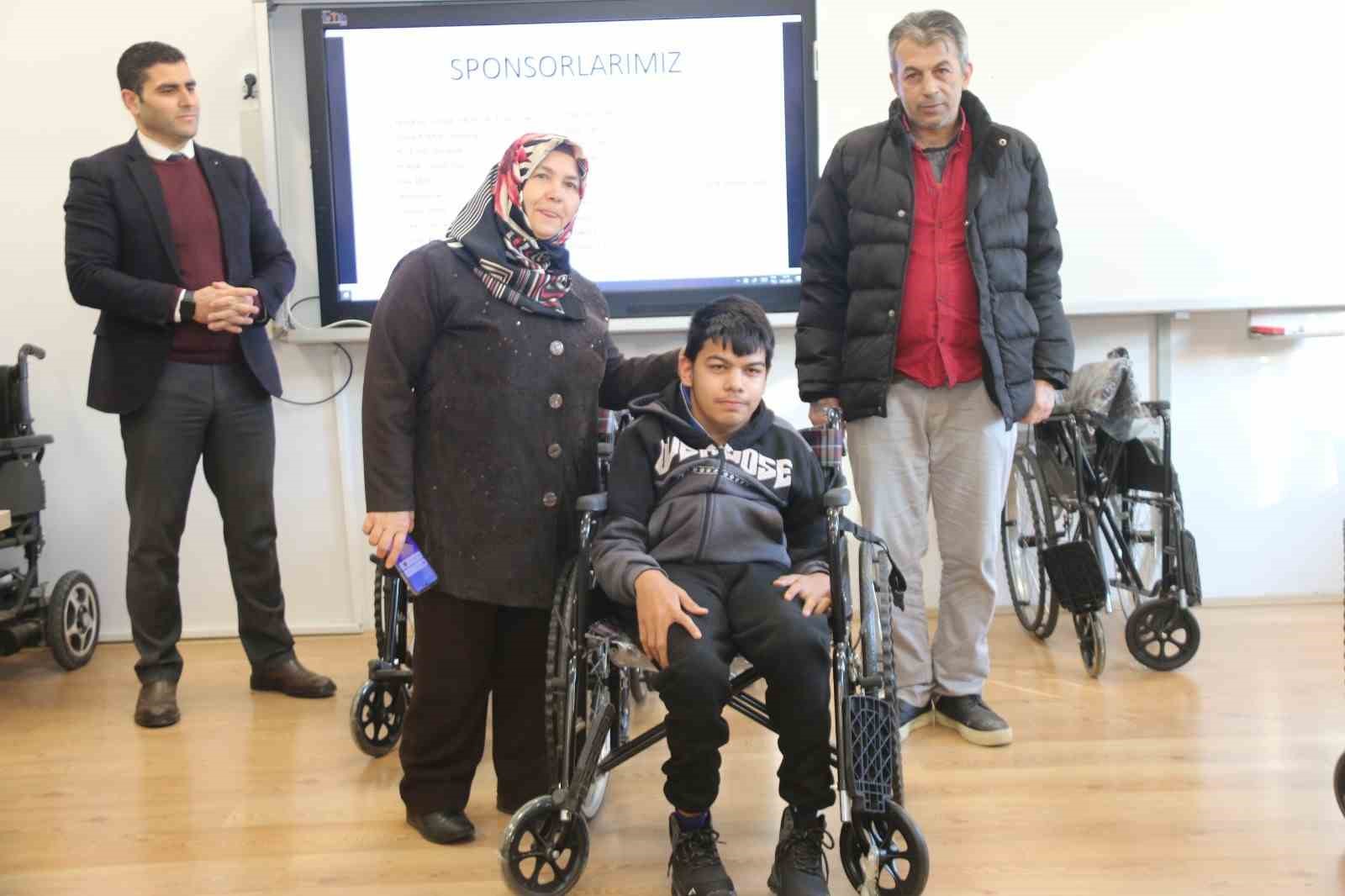 YUNUS EMRE ORTAOKULU'NDAN İHTİYAÇ SAHİPLERİNE DESTEK