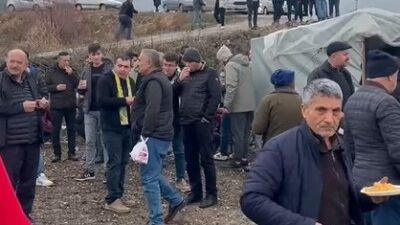 KÜTAHYA'DA FERDİ TAYFUR ANISINA PİLAV VE AYRAN İKRAM EDİLDİ