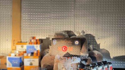 KÜTAHYA'DA POLİS EKİPLERİNCE BİR DEPOYA DÜZENLENEN BASKINDA, 138 BİN 600