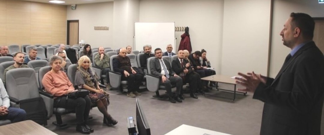 KÜTAHYA’DA DOKTORLAR, “SAĞLIKTA DİGİTAL ENTEGRASYON” SİSTEMİNİ TARTIŞTI