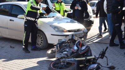 OTOMOBİL İLE MOTOSİKLET ÇARPIŞTI: 1 YARALI