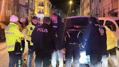 Oğuzhan KILIÇ/KÜTAHYA, – KÜTAHYA’da polisin ‘dur’ ihtarına uymayıp otomobiliyle kaçan
