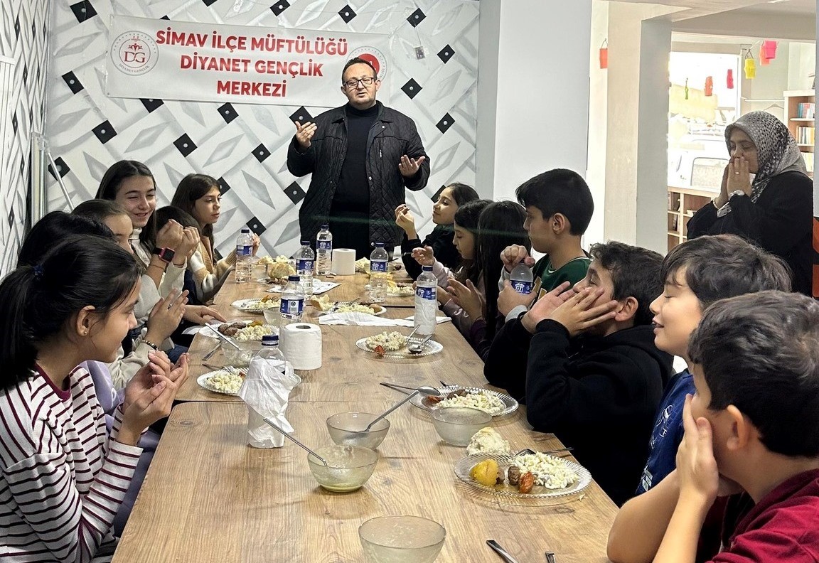 SİMAV’DA ORTAOKUL ÖĞRENCİLERİNE YÖNELİK “GENÇLİĞE DEĞER ARA DÖNEM KAMPI” BAŞLADI