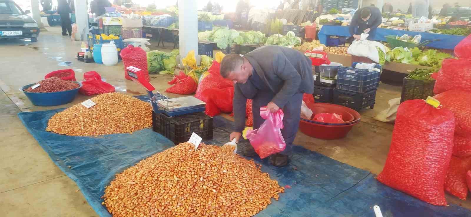 TOHUMLUK KURU SOĞANIN FİYATI CEP YAKIYOR. KİLOGRAM FİYATI 140 TL'YE