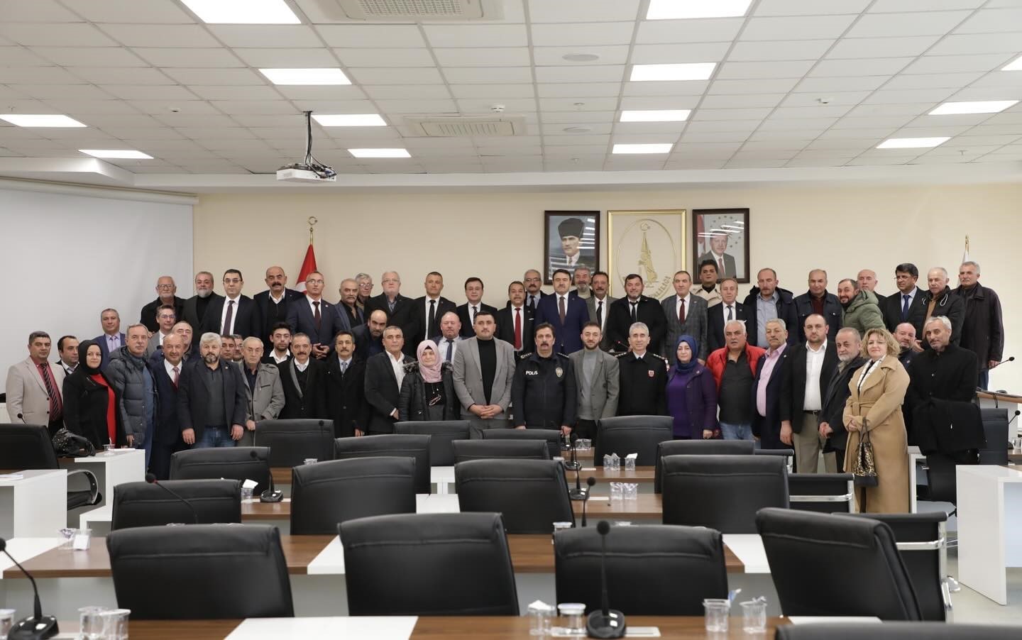 VALİ IŞIN'DAN MUHTARLARA 'SORUNLARI GECİKTİRMEDEN ÇÖZÜN' TALİMATI