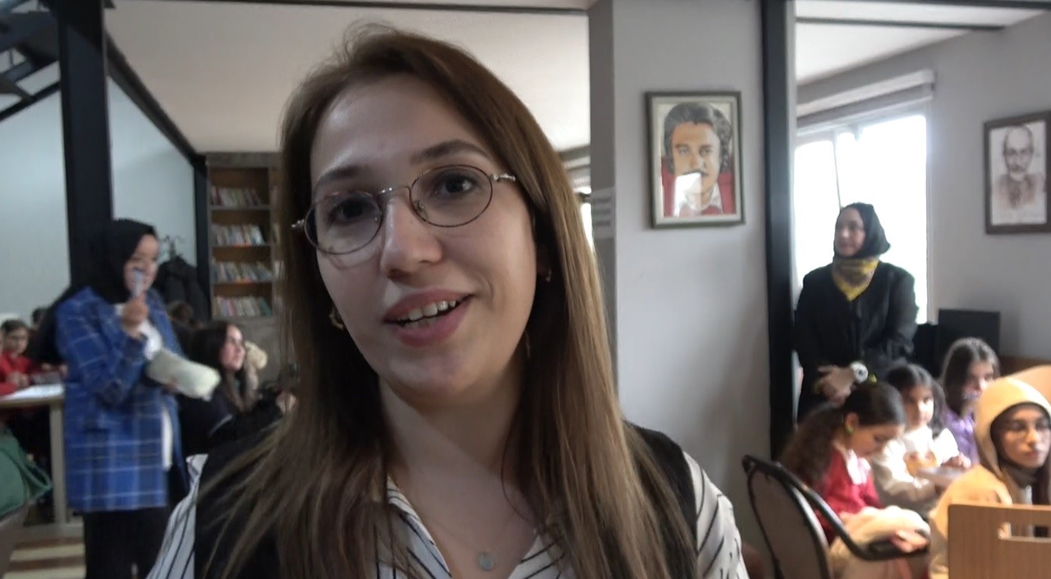 NUR DOMBAYCI, TAVŞANLI'DA ÇOCUKLARLA BULUŞTU