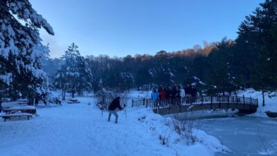 Mustafa YİĞİT/DOMANİÇ (Kütahya), – KÜTAHYA’nın Domaniç ilçesinde aralıklarla etkisini gösteren