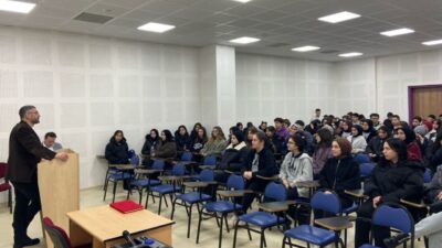 Kütahya’nın Tavşanlı ilçesi DPÜ Meslek Yüksekokulunda kariyer günleri kapsamında harita