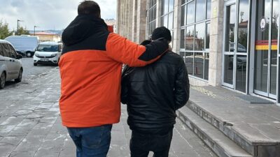 KÜTAHYA, – KÜTAHYA’da Y.K. (20), çıkan tartışmanın ardından annesinin evine