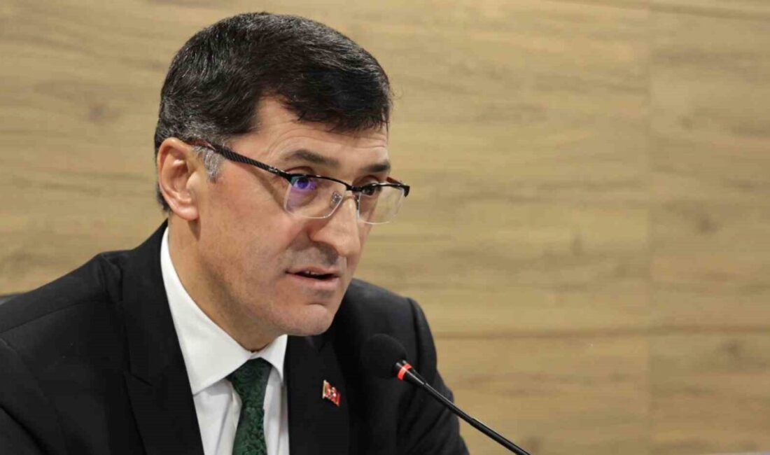 Kütahya Belediye Başkanı Eyüp Kahveci, Algömlek Sokak’ta taksi durağı kurulmasına