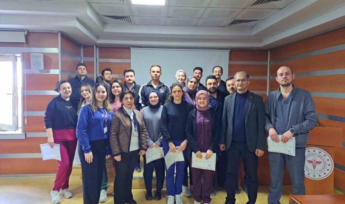 Kütahya Evliya Çelebi Eğitim ve Araştırma Hastanesi’nde düzenlenen Acil Hemşireliği