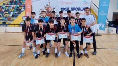 Moymul Ortaokulu Futsal Takımı, Balıkesir’de düzenlenen Ortaokullar Arası Futsal Bölge