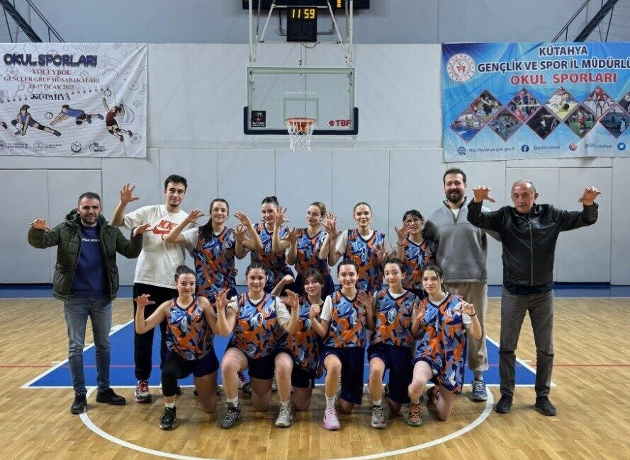 Kütahya’nın Tavşanlı ilçesini gururlandıran bir başarıya imza atan Moymulspor U18