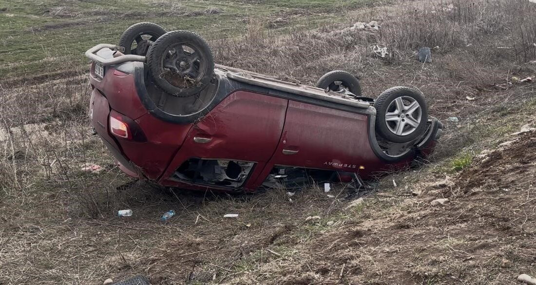 Kütahya’nın Tavşanlı ilçesinde otomobilin yoldan çıkarak takla atması sonucu meydana