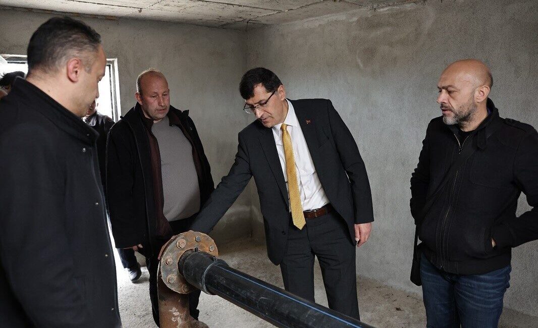 Kütahya Belediye Başkanı Eyüp Kahveci, Geven Mahallesi’nde bulunan sıcak su