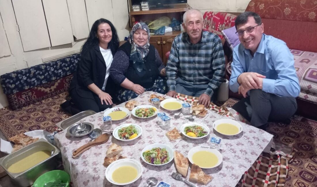 Kütahya Belediye Başkanı Eyüp Kahveci, ramazan ayı dolayısıyla Börekçiler Mahallesi’nde