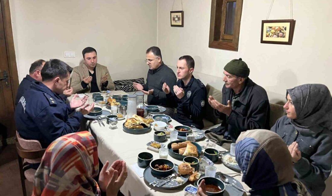 Kütahya’nın Çavdarhisar ilçesinde şehit yakınları ve gazi aileleri onuruna iftar