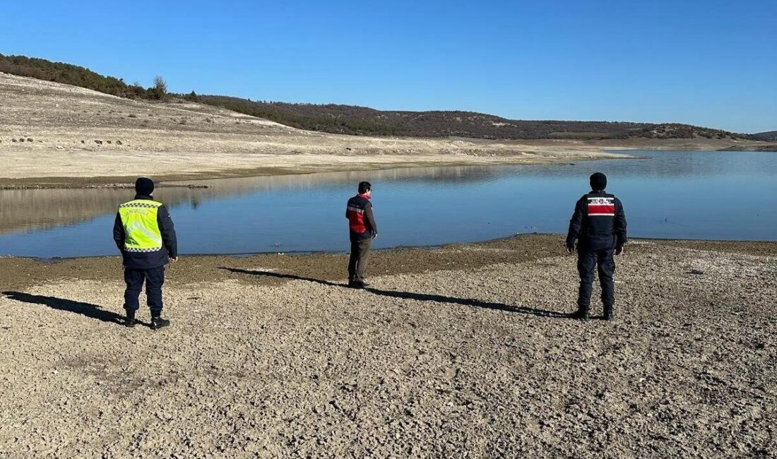 Dumlupınar İlçe Tarım ve Orman Müdürlüğünce ilçedeki göletlerde su ürünleri