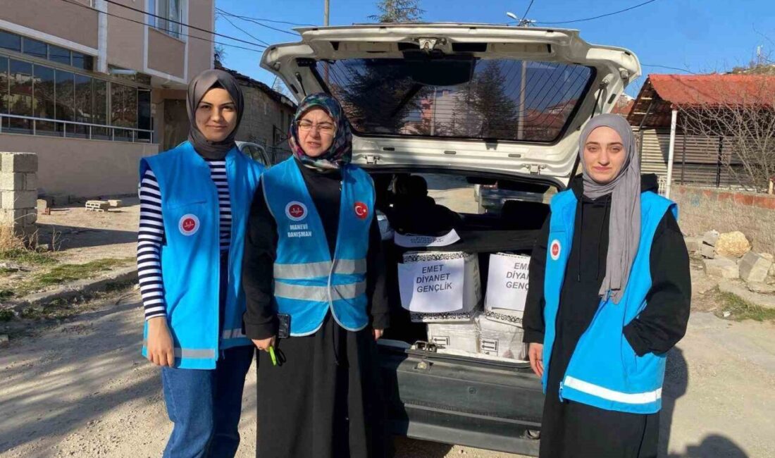 Emet Diyanet Gençlik Koordinatörlüğünün ilçedeki ihtiyaç sahibi 30 aileye gıda