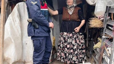 Emet İlçe Jandarma Komutanlığı devriye ekipleri köylerde bulunan yaşlı ve
