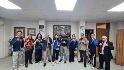 Kütahya Halk Eğitim Merkezi Müdürlüğü’nde Kick Boks alanında eğitim gören