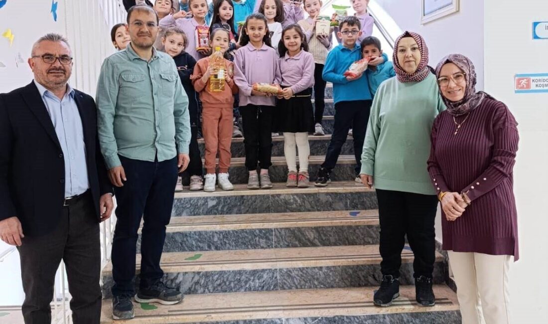 Kütahya’nın Hisarcık ilçesi Atatürk ilkokulunda veli, öğrenci ve öğretmenlerin katkılarıyla