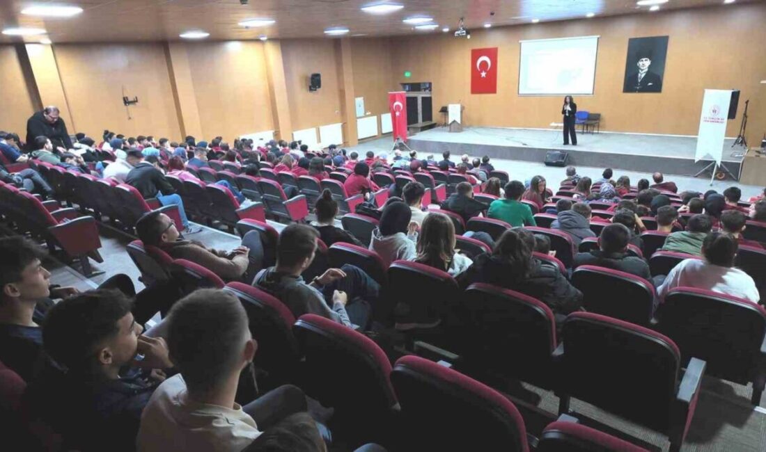 Kütahya’nın Hisarcık ilçesi Anadolu İmam Hatip Lisesi öğrencilerine “Dijital Bağımlılık”